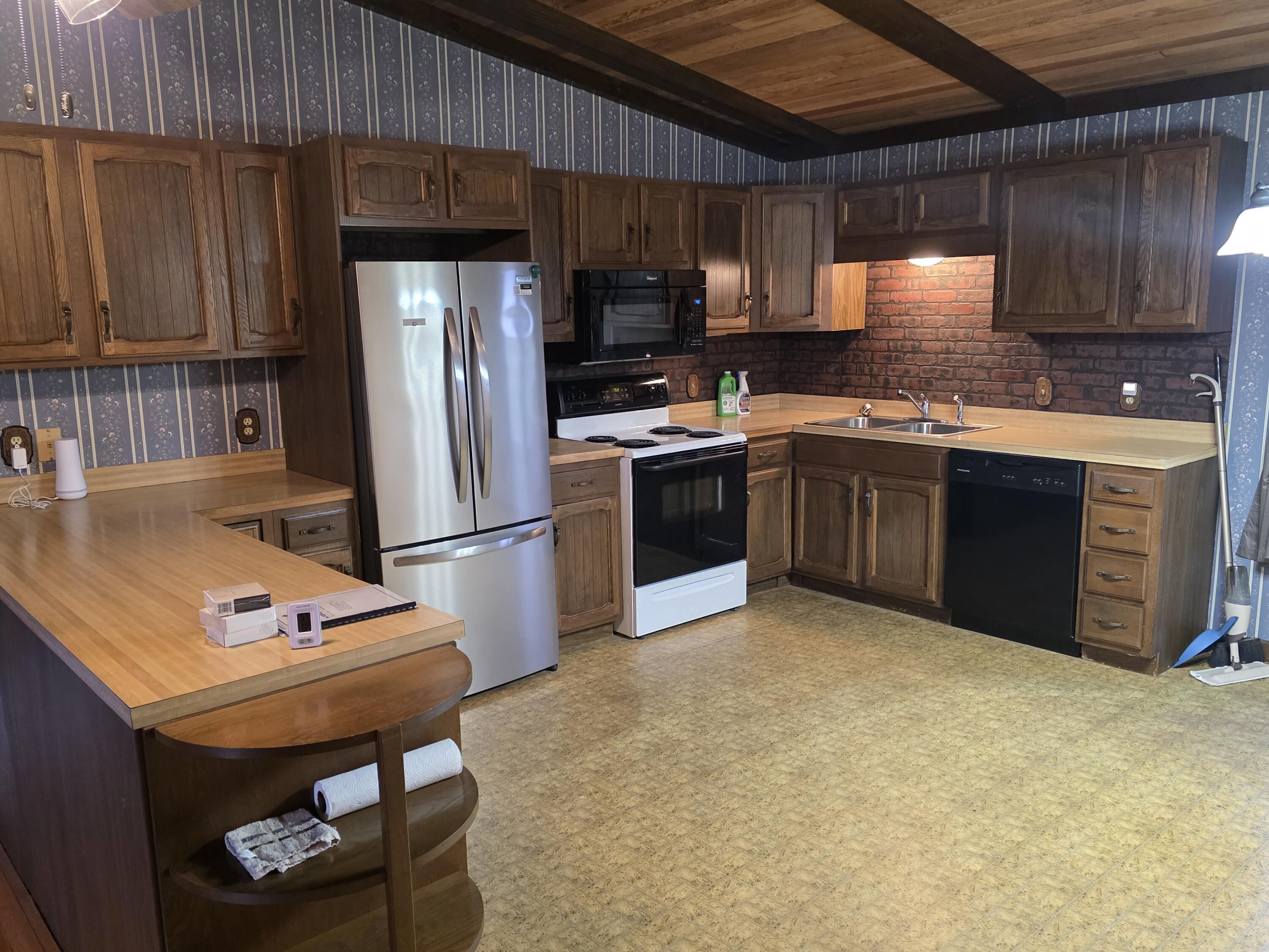 4577 West Angling Road Ludington, MI 49431 - Photo 15 of 23 20250427_195403