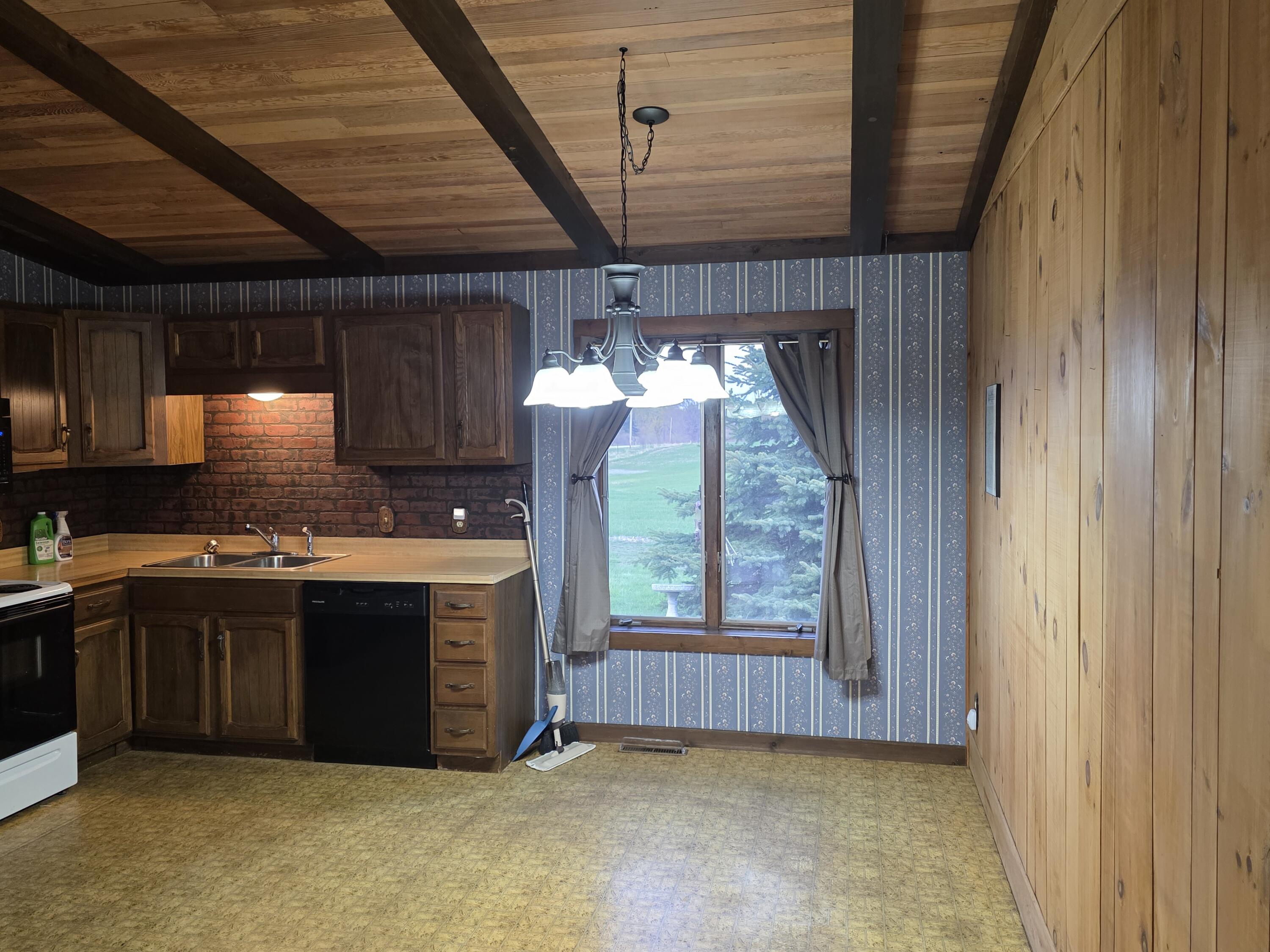 4577 West Angling Road Ludington, MI 49431 - Photo 16 of 23 20250427_195407