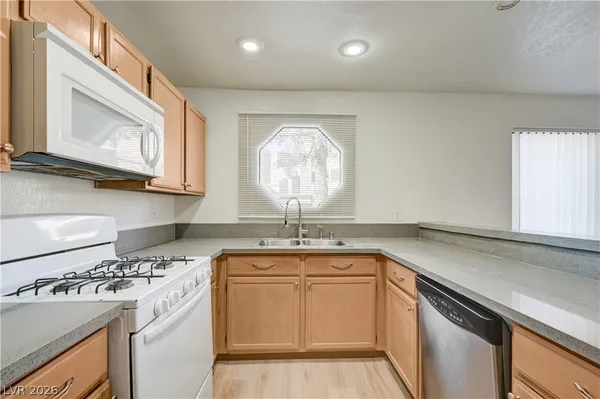 $1,495 | 5018 South Rainbow Boulevard, Unit 104, Las Vegas, NV 89118