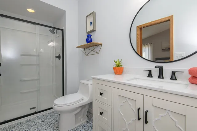 $337,700 | 5422 Somerset Lane South, Greenfield, WI 53221