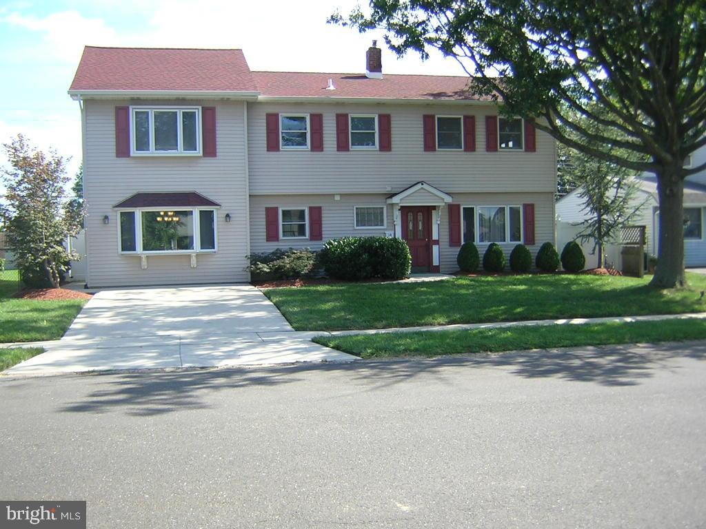 18 Idolstone Road Levittown, PA 19057 - Photo 1 of 28 Exterior Front