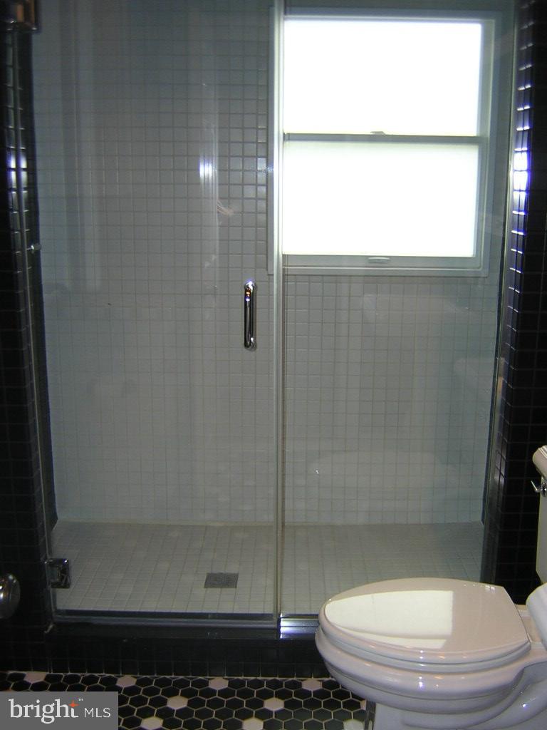 18 Idolstone Road Levittown, PA 19057 - Photo 21 of 28 Upstairs Bathroom