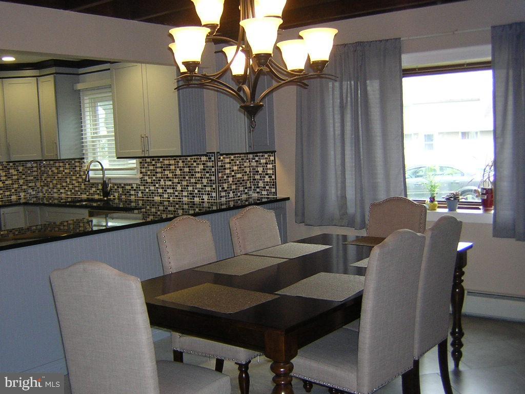 18 Idolstone Road Levittown, PA 19057 - Photo 8 of 28 Dining Room
