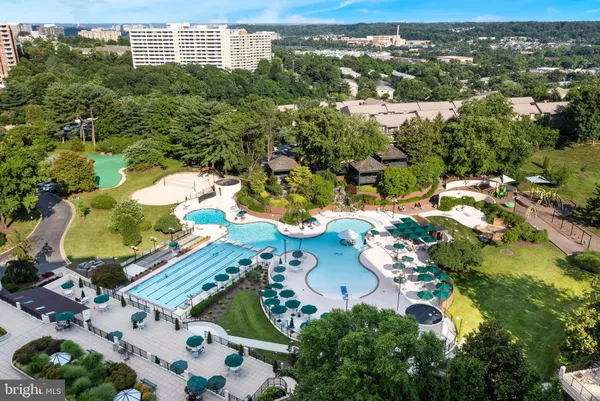$2,300 | 307 Yoakum Parkway, Unit 1715, Alexandria, VA 22304