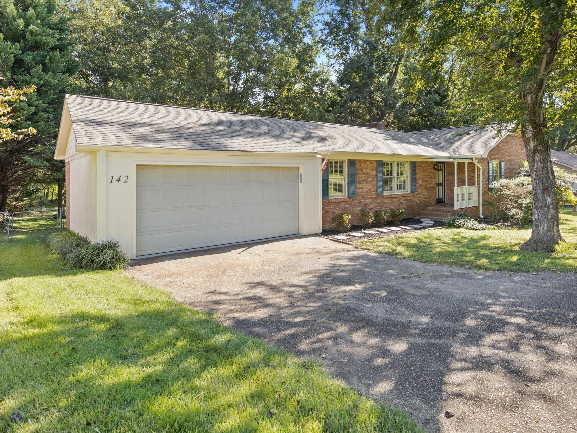 142 Hickory Hill Drive Inman, SC 29349 - Photo 2 of 31