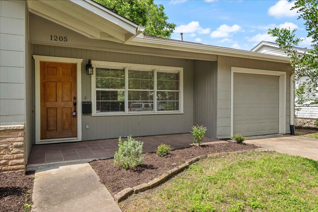 1205 Ruth Avenue Austin, TX 78757 - Photo 2 of 30