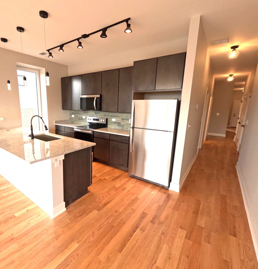 2100 West 18th Place, Unit 402 Chicago, IL 60608 - Photo 2 of 10