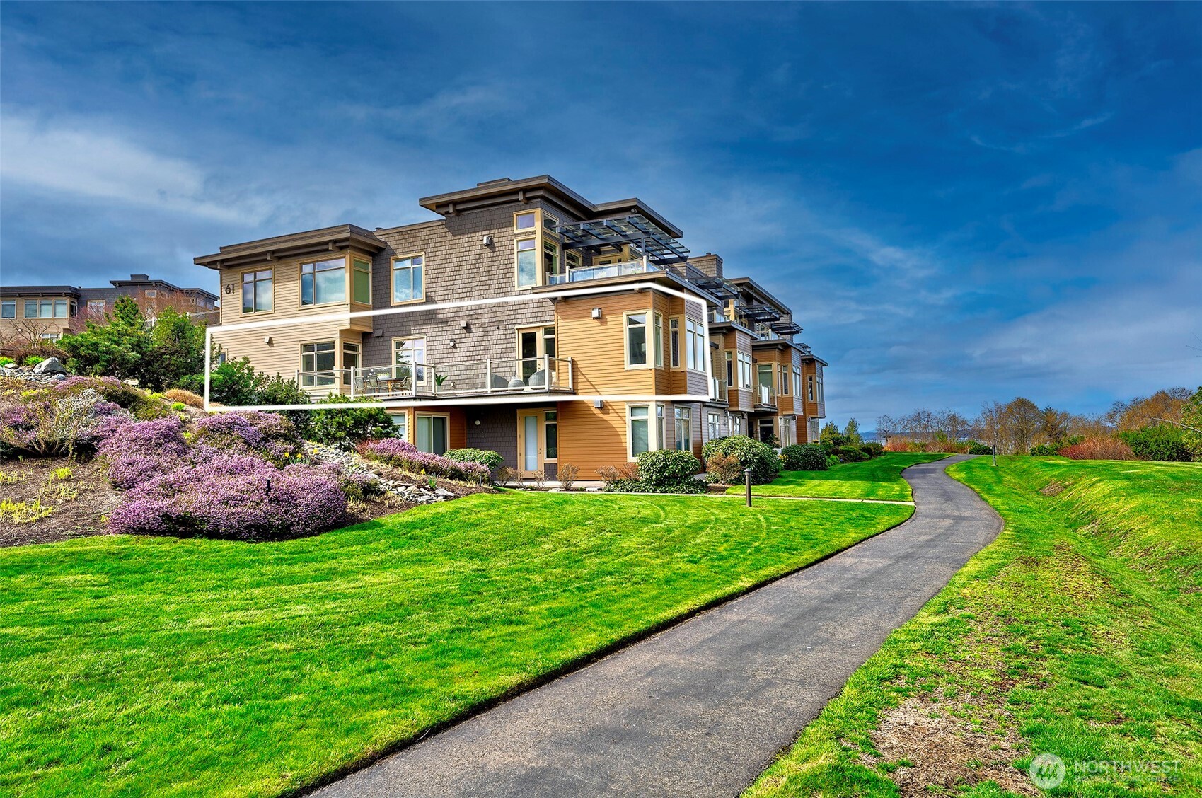 61 Pine Street, Unit 216 Edmonds, WA 98020 - Photo 13 of 38