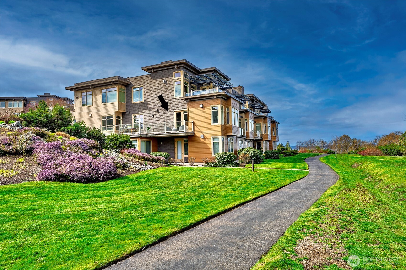 61 Pine Street, Unit 216 Edmonds, WA 98020 - Photo 14 of 38