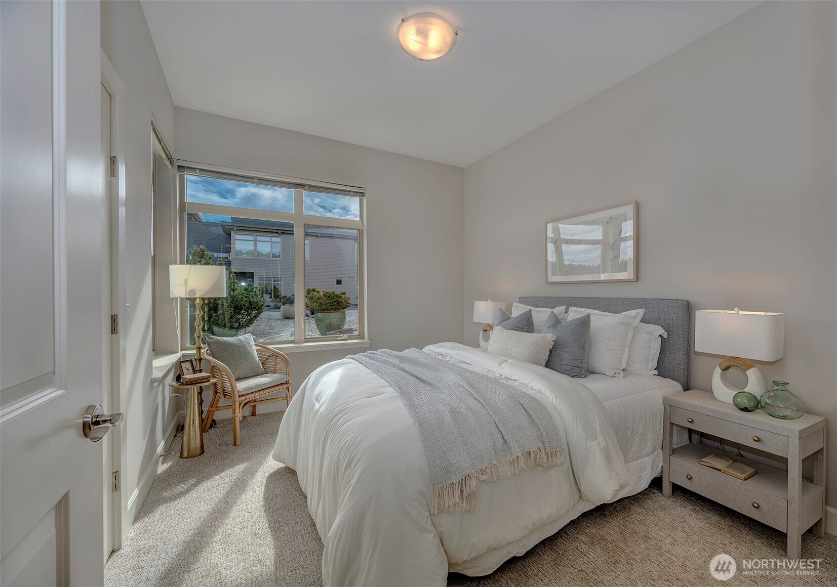 61 Pine Street, Unit 216 Edmonds, WA 98020 - Photo 19 of 38