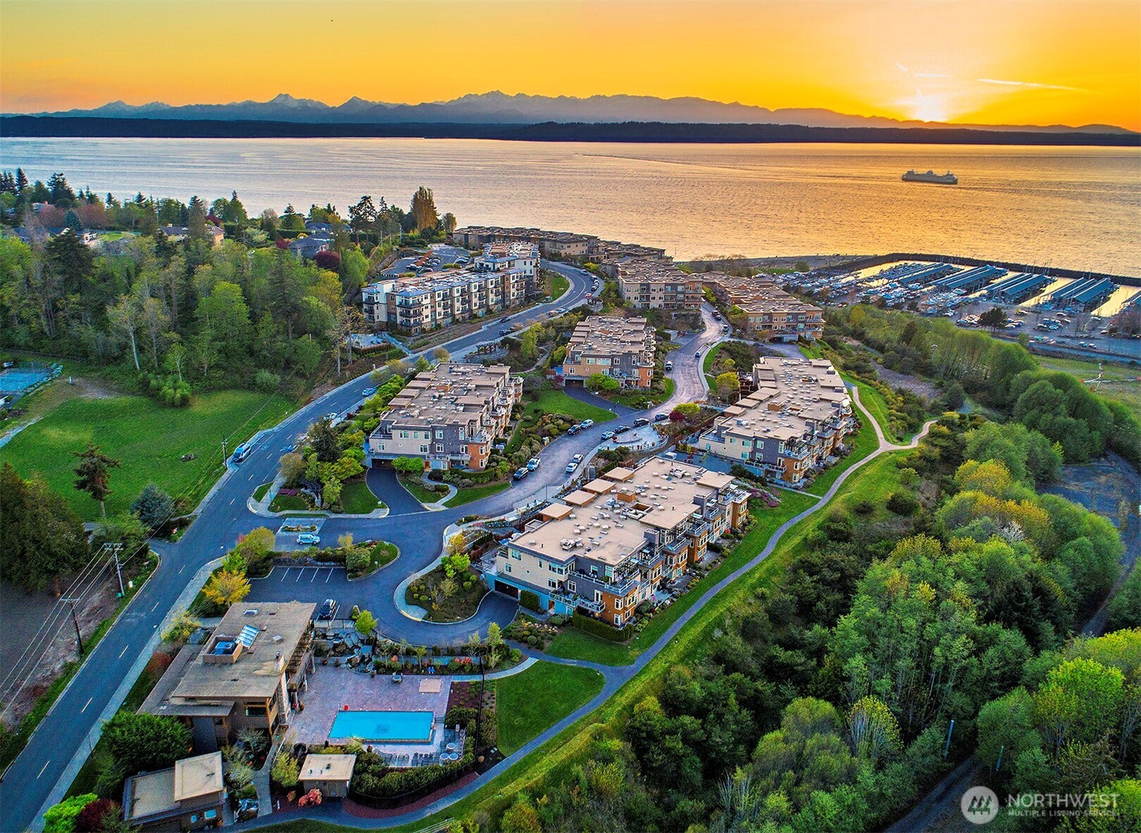 61 Pine Street, Unit 216 Edmonds, WA 98020 - Photo 27 of 38