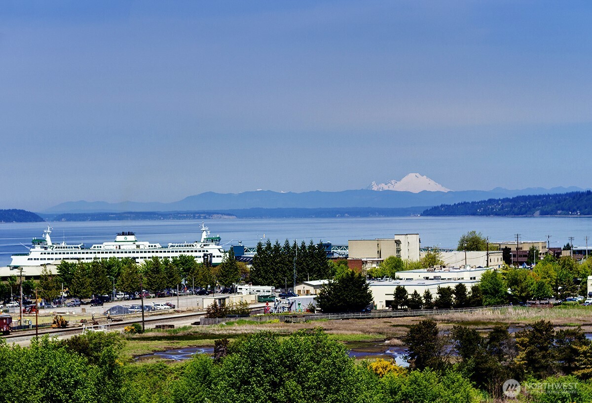 61 Pine Street, Unit 216 Edmonds, WA 98020 - Photo 28 of 38