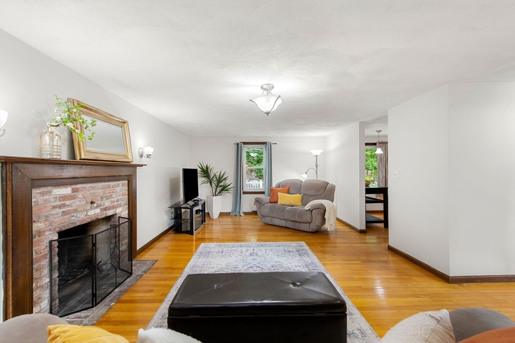 13 Locust Street Beverly, MA 01915 - Photo 12 of 30 Gallery Image 12