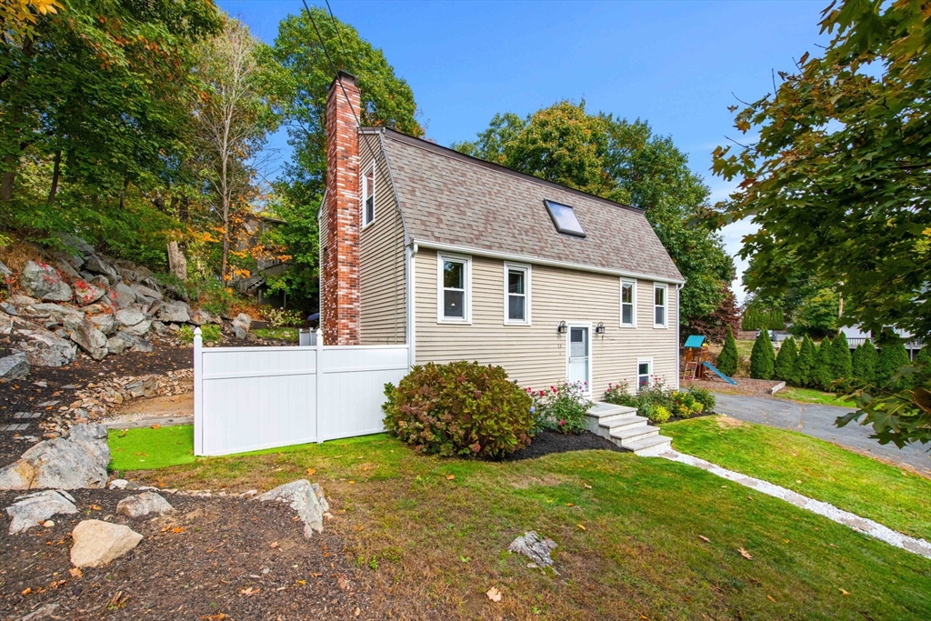 13 Locust Street Beverly, MA 01915 - Photo 2 of 30 Gallery Image 2
