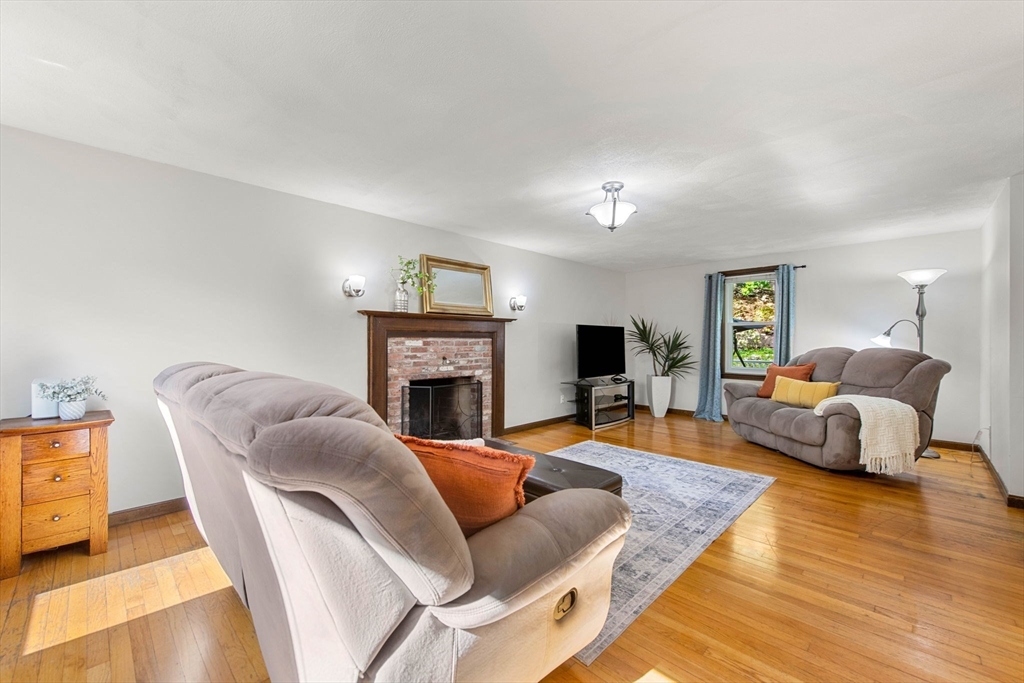 13 Locust Street Beverly, MA 01915 - Photo 10 of 30 Gallery Image 10