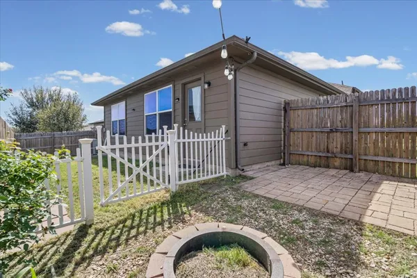 $1,800 | 12220 Walter Vaughn Drive, Manor, TX 78653
