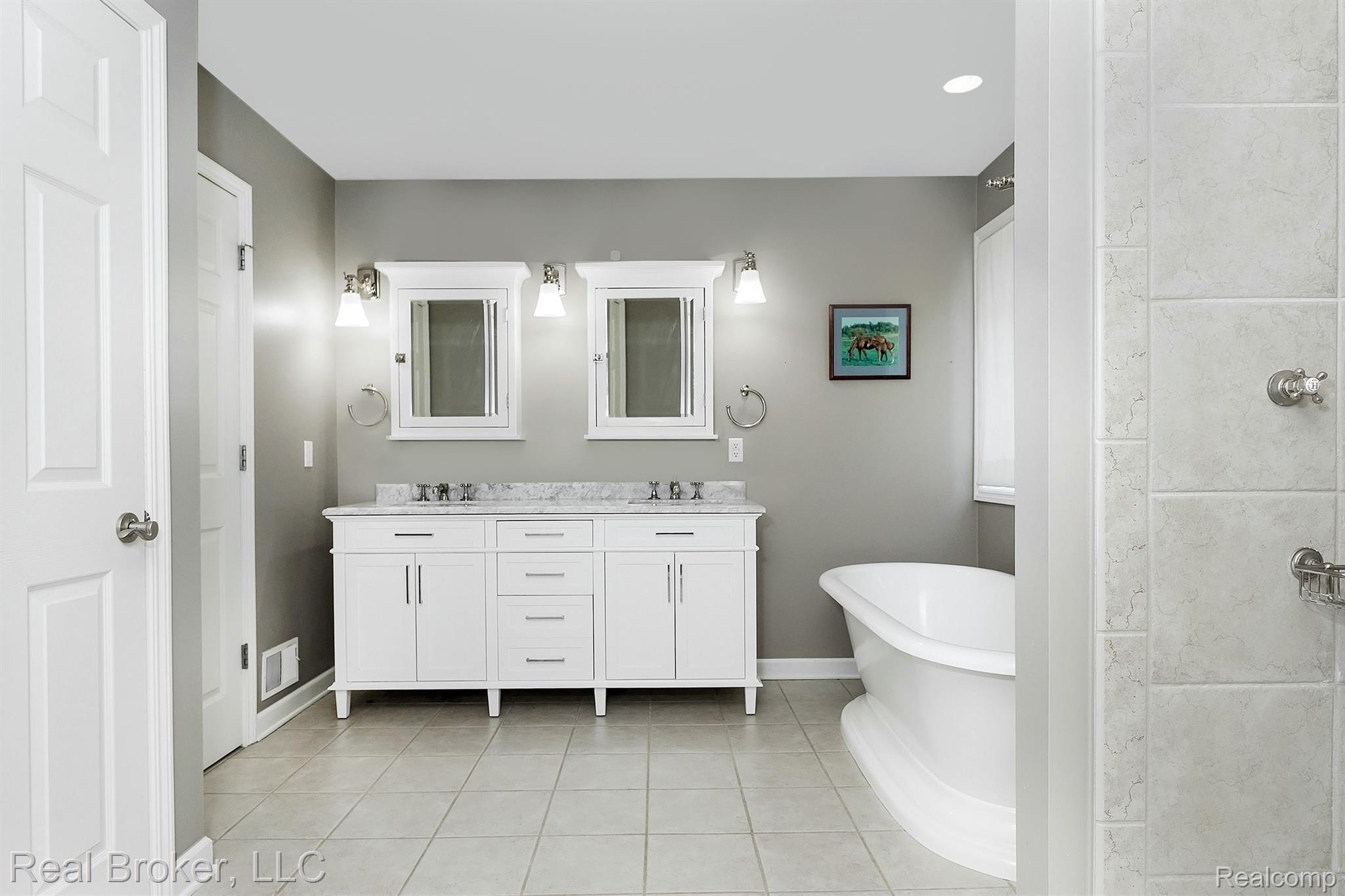 2318 Andover Boulevard Rochester, MI 48306 - Photo 35 of 74 Gallery Image 35