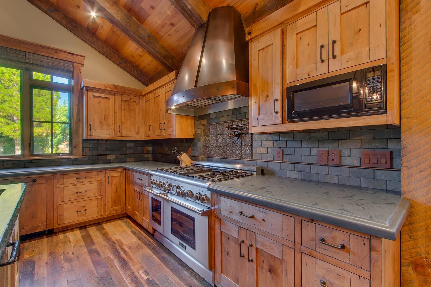 1720 Grouse Ridge Road Truckee, CA 96161 - Photo 7 of 21 Gallery Image 7