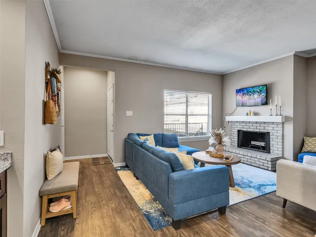 $1,400 | 702 Bering Drive, Unit P, Houston, TX 77057