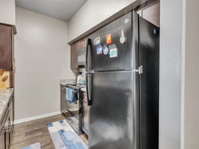 $1,400 | 702 Bering Drive, Unit P, Houston, TX 77057