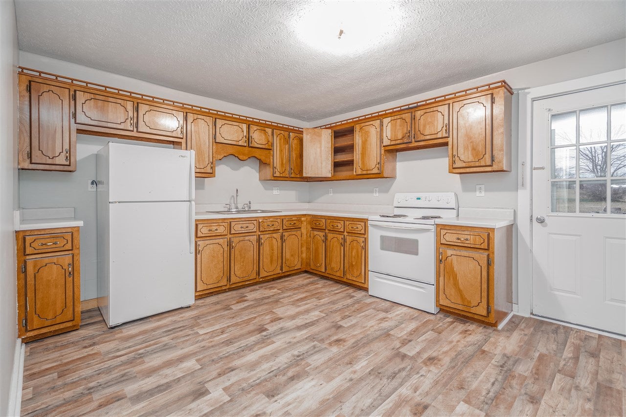 10213 Highway 259n Bee Spring Bee Spring, KY 42207 - Photo 13 of 23 Gallery Image 13