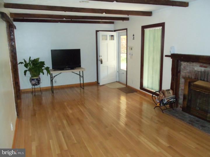 549 State Road Princeton, NJ 08540 - Photo 7 of 25 Living Room