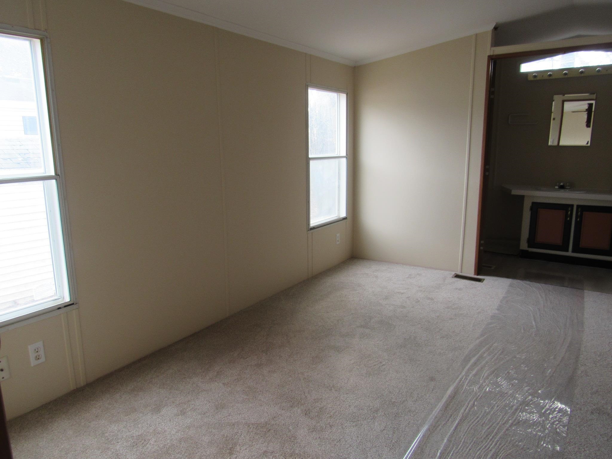 29 Lowell Road, Unit 8 Salem, NH 03079 - Photo 11 of 23