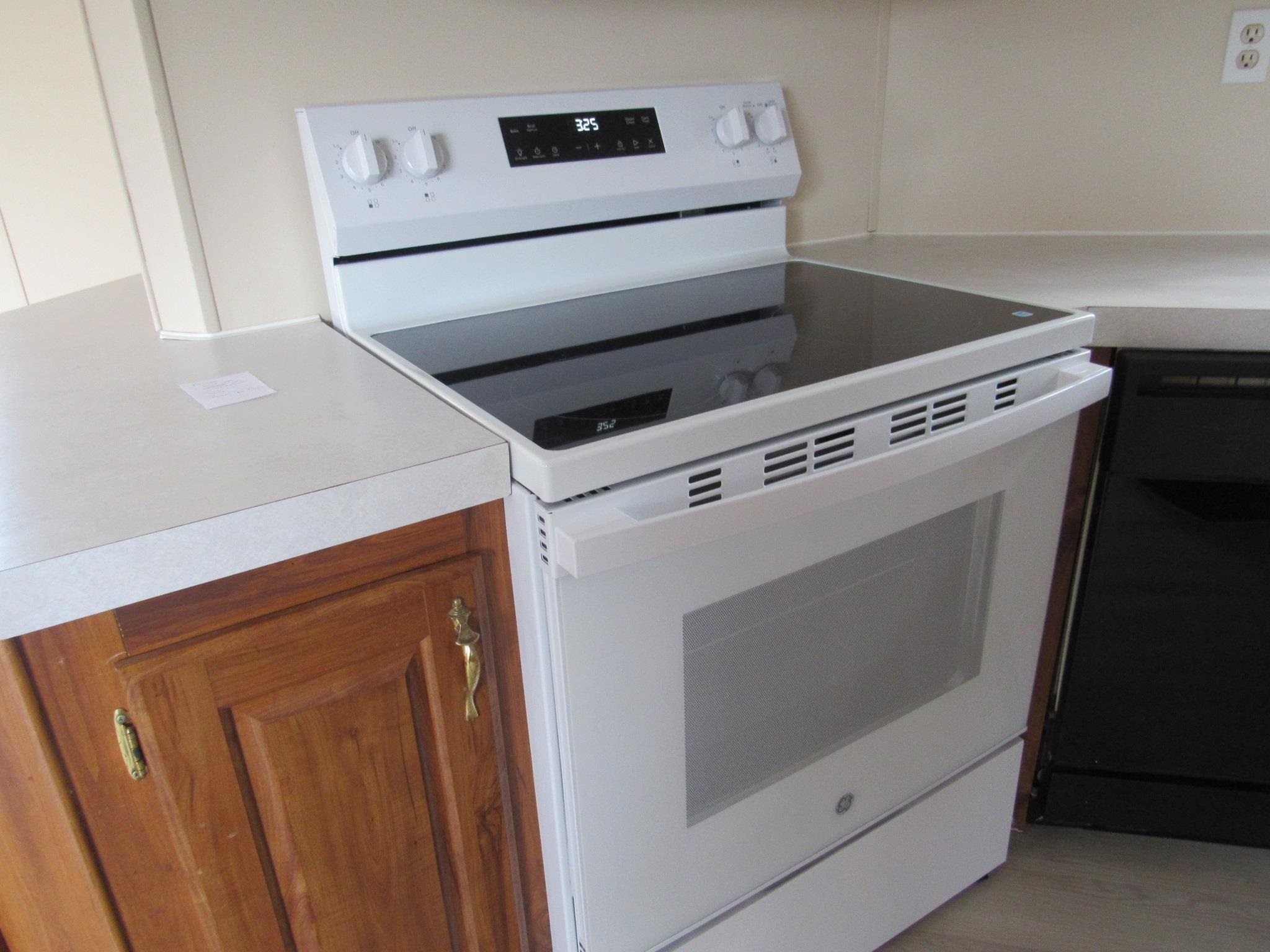 29 Lowell Road, Unit 8 Salem, NH 03079 - Photo 8 of 23