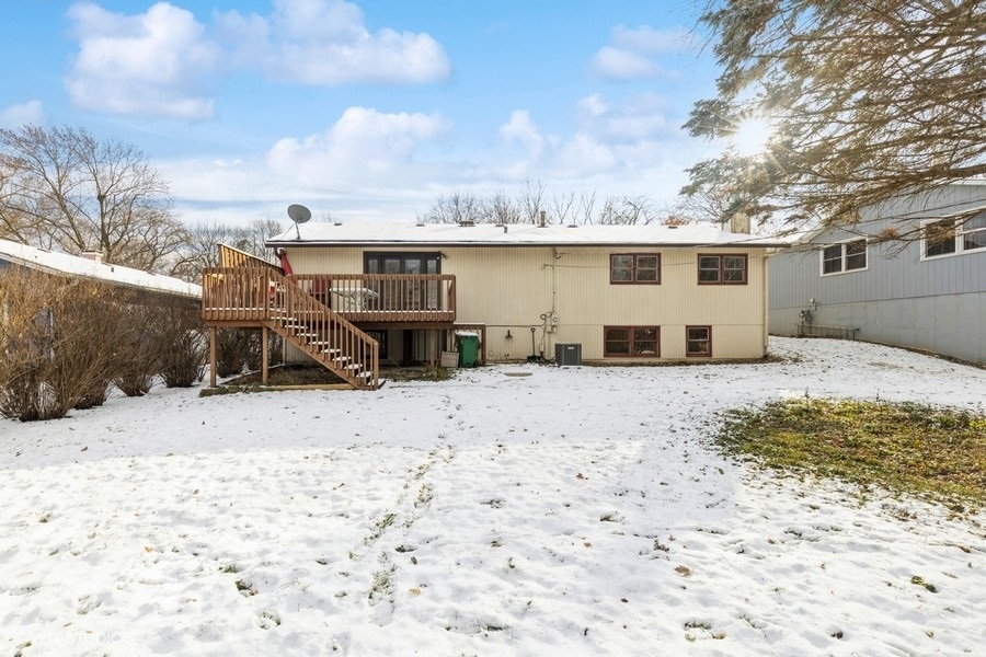 628 West Main Street Cary, IL 60013 - Photo 2 of 20 a view of a house with a yard