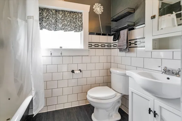 $3,000 | 1024 West Temple Street, Houston, TX 77009