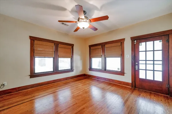 $3,000 | 1024 West Temple Street, Houston, TX 77009
