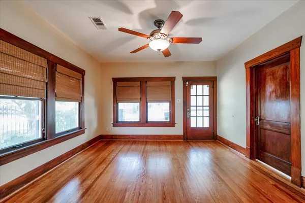 $3,000 | 1024 West Temple Street, Houston, TX 77009
