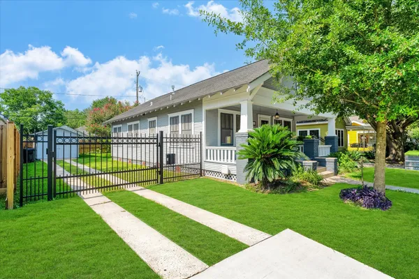 $3,000 | 1024 West Temple Street, Houston, TX 77009
