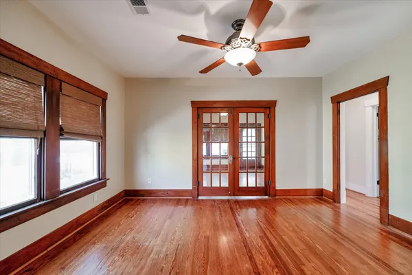 $3,000 | 1024 West Temple Street, Houston, TX 77009