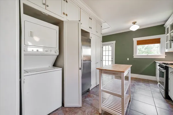 $3,000 | 1024 West Temple Street, Houston, TX 77009