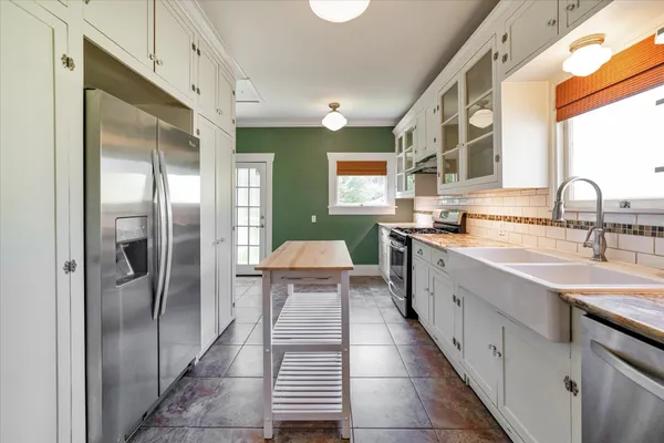 $3,000 | 1024 West Temple Street, Houston, TX 77009