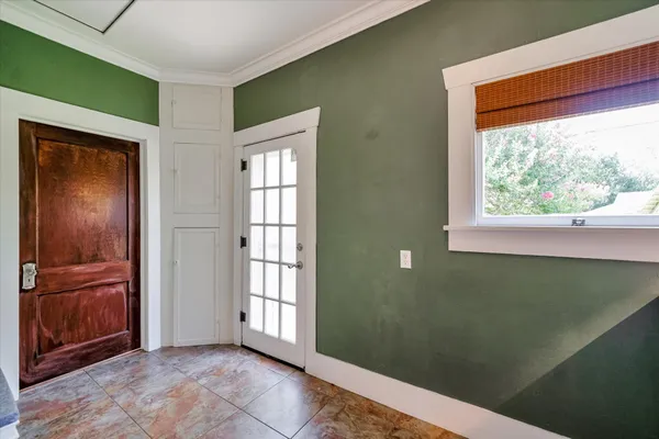 $3,000 | 1024 West Temple Street, Houston, TX 77009