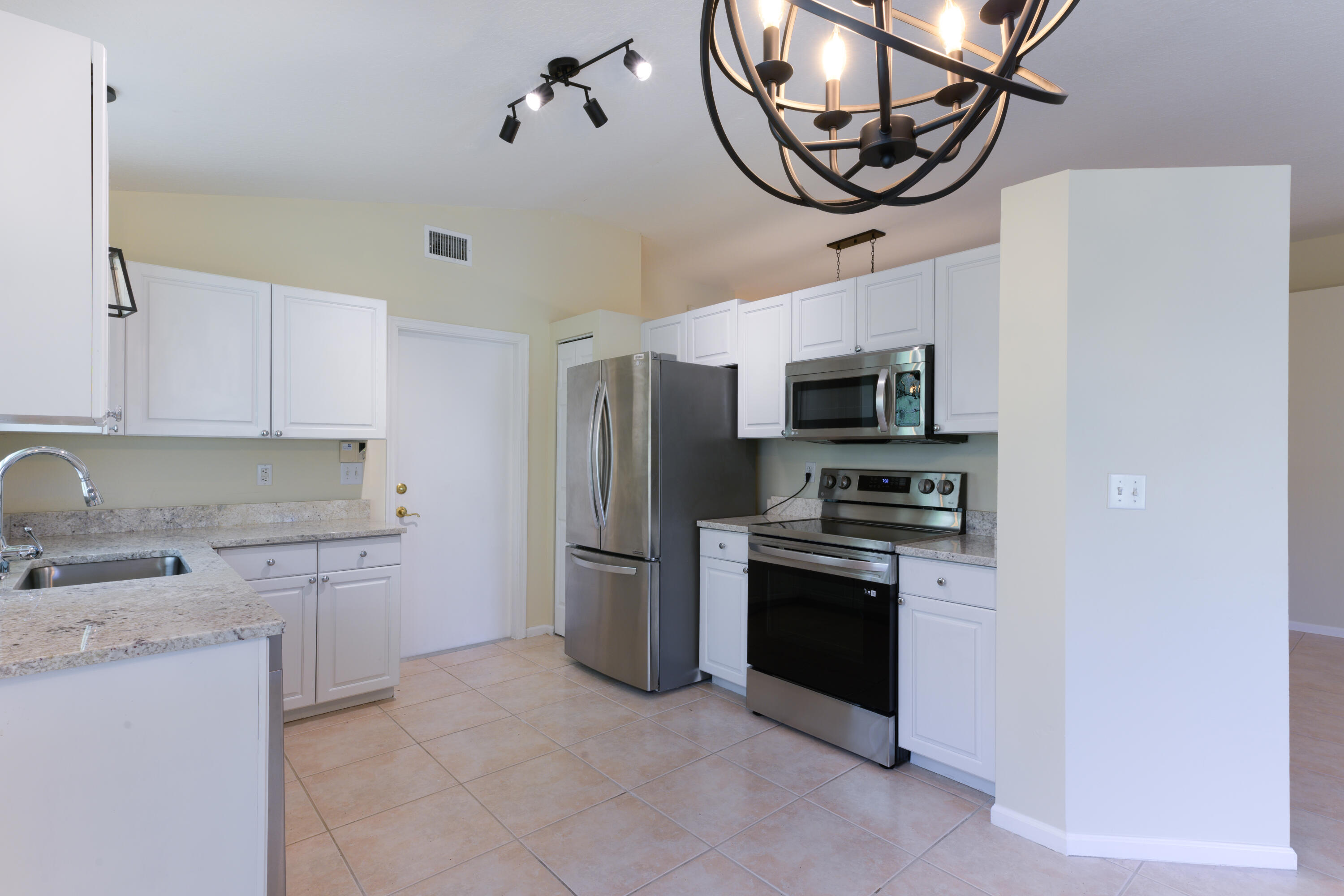 1073 Aspri Way Riviera Beach, FL 33418 - Photo 6 of 22 Kitchen