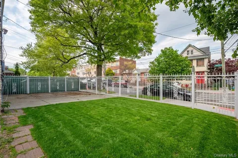 $999,000 | 2739 Lawton Avenue | Throgs Neck