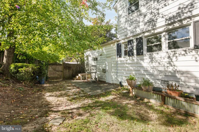 $3,100 | 6381 Lakewood Drive, Falls Church, VA 22041