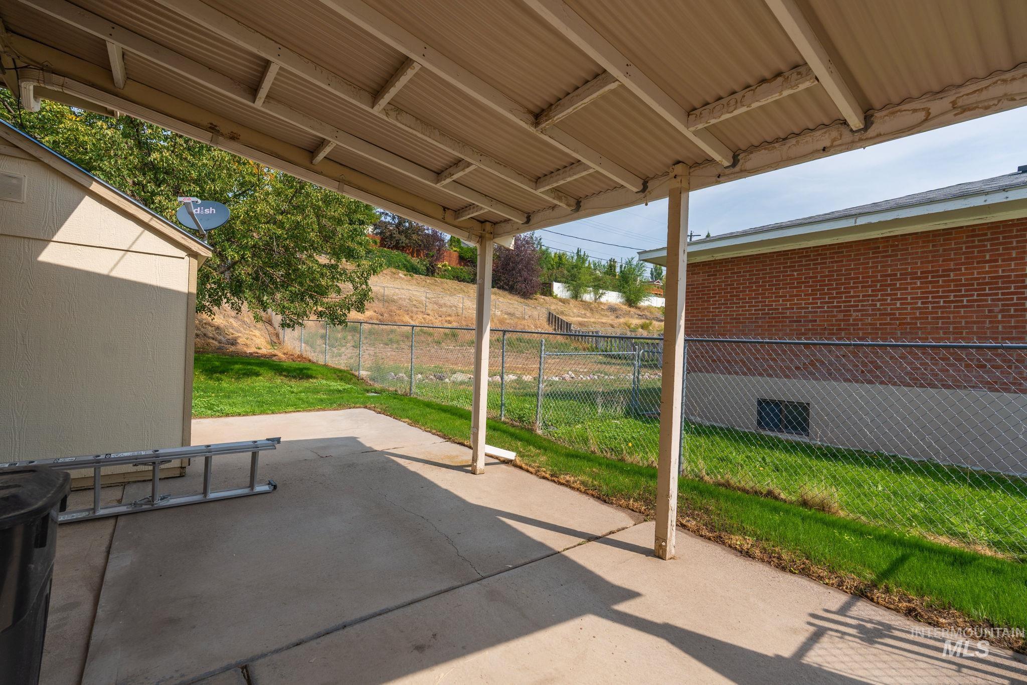 816 Park Lane Pocatello, ID 83201 - Photo 34 of 48 View of patio / terrace