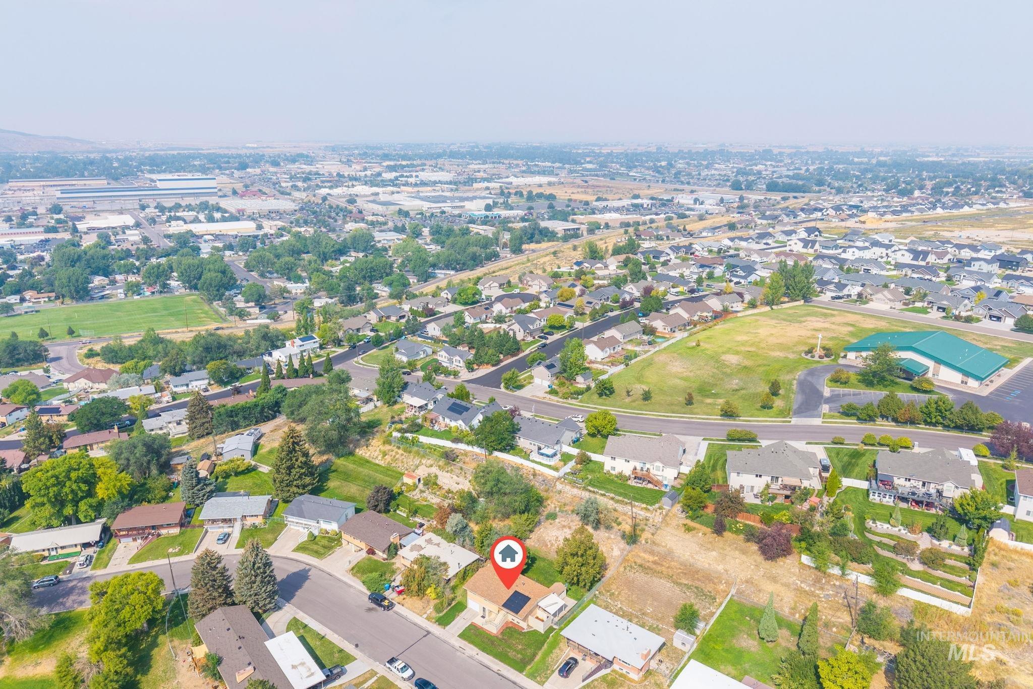 816 Park Lane Pocatello, ID 83201 - Photo 46 of 48 Aerial overview of property's location with nearby suburban area