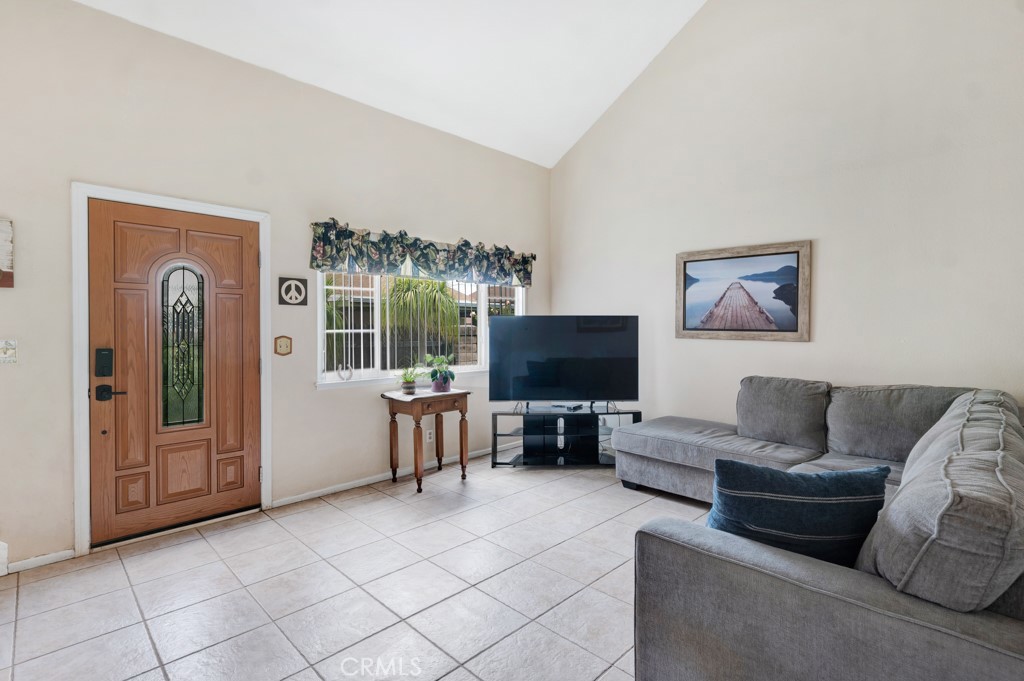 2018 Covington Avenue Simi Valley, CA 93065 - Photo 5 of 50