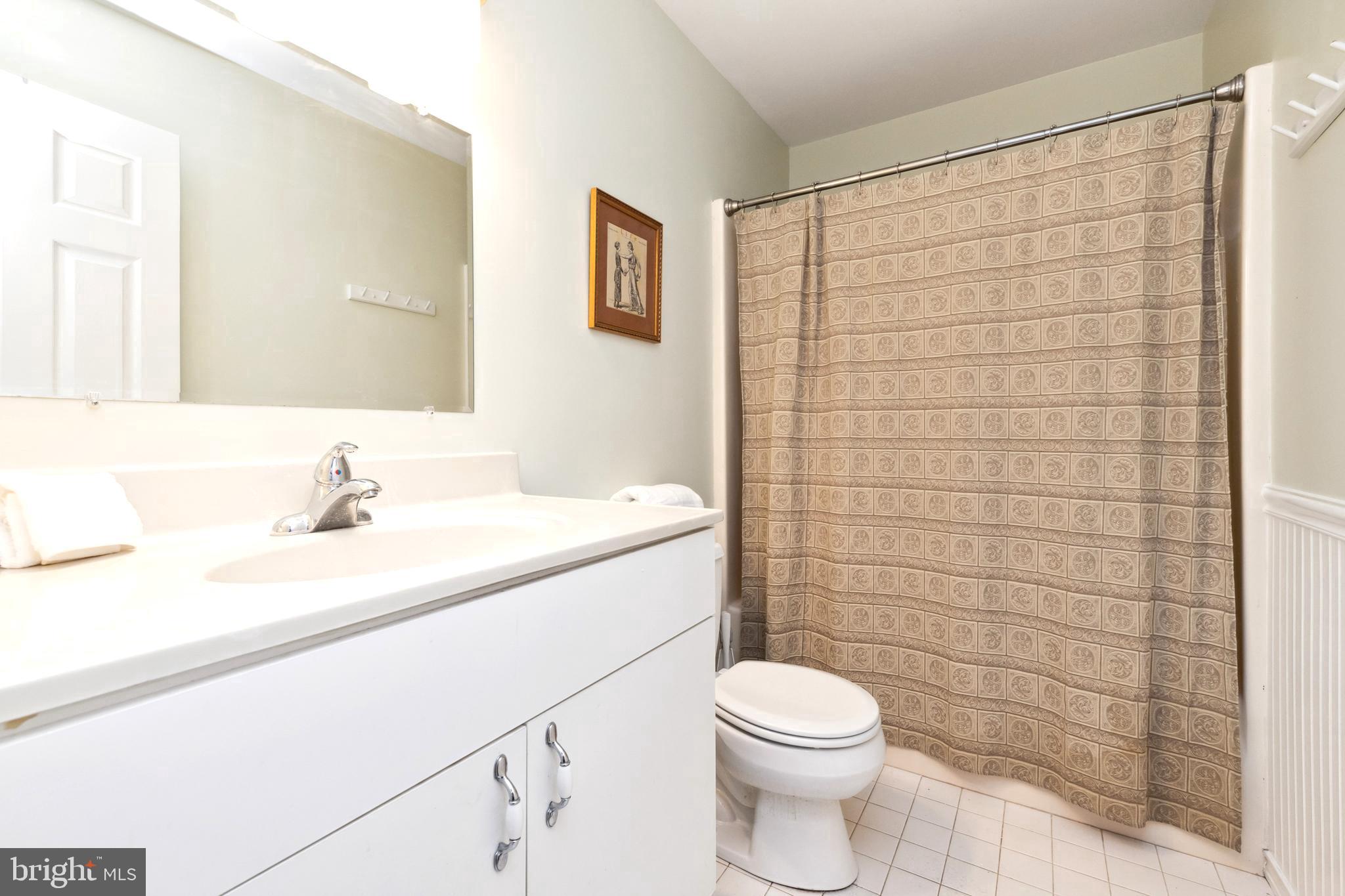 14 Boxwood Road Annapolis, MD 21403 - Photo 24 of 38 Full Bath on Main Level