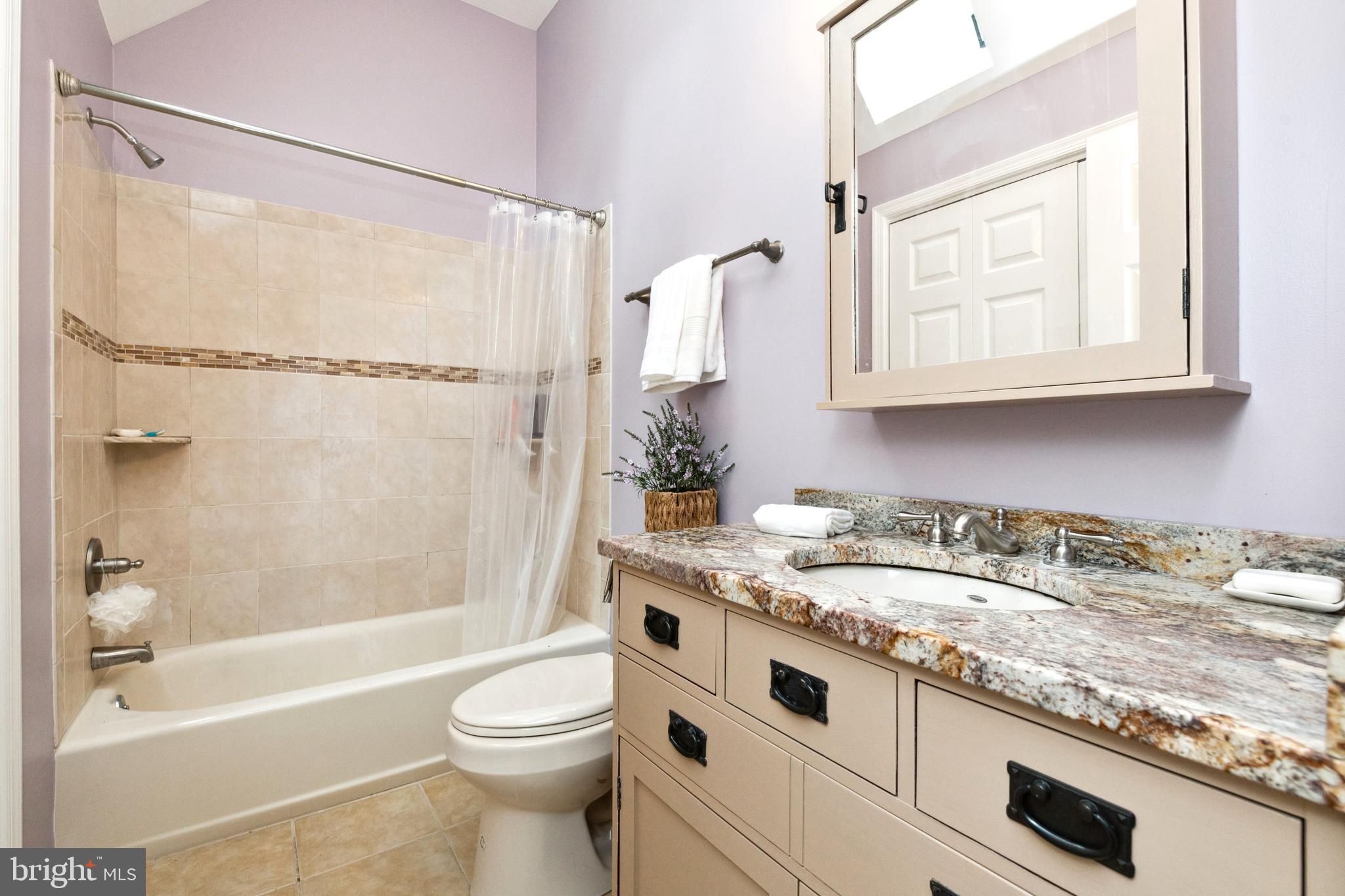 14 Boxwood Road Annapolis, MD 21403 - Photo 30 of 38 Full Bath on the 2nd Level