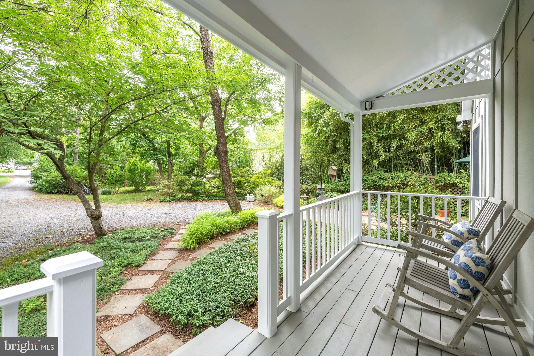 14 Boxwood Road Annapolis, MD 21403 - Photo 3 of 38 Welcome and Relaxing Front Porch