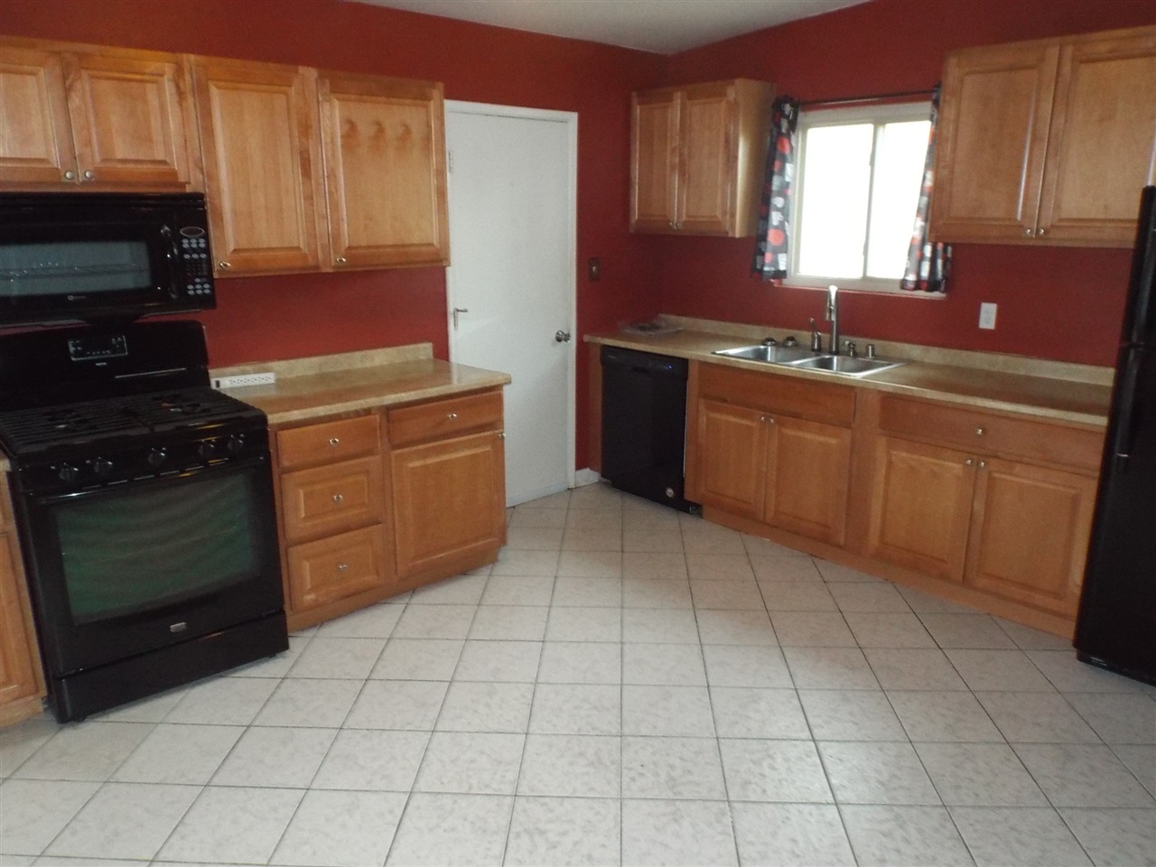 1345 Caren Road Vista, CA 92083 - Photo 4 of 22