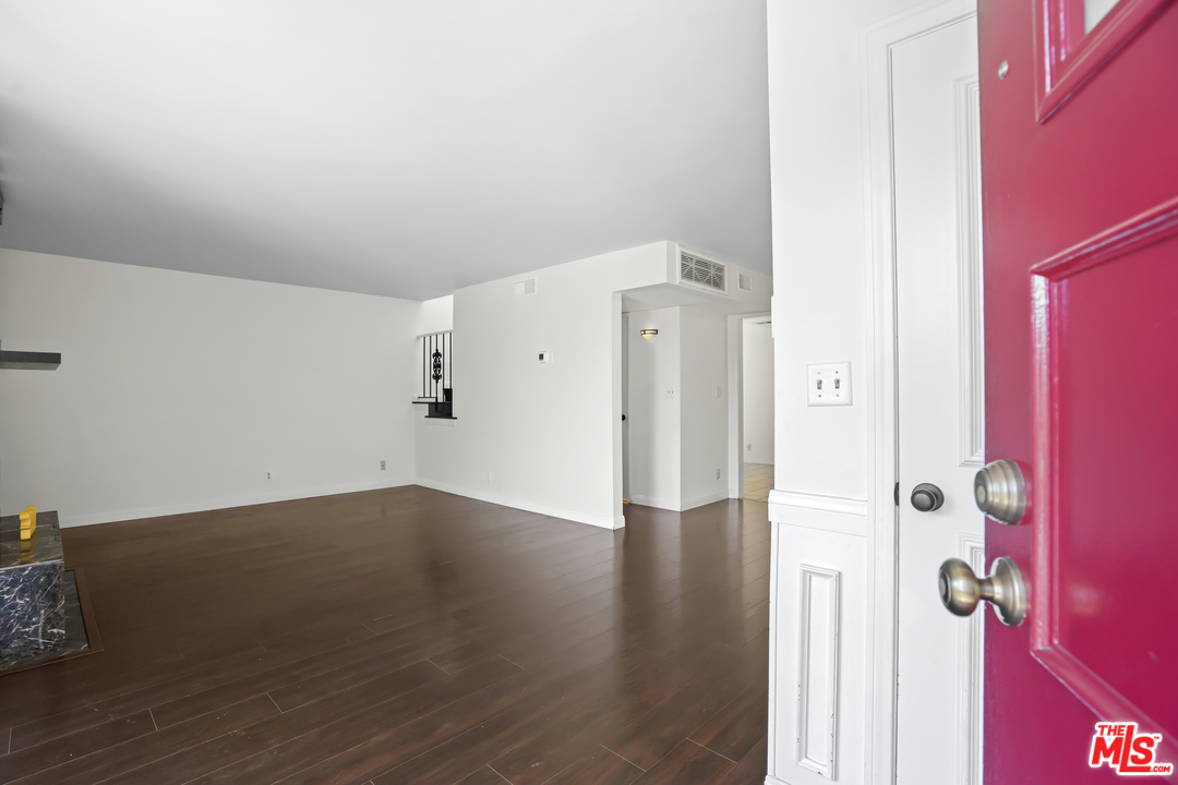 8135 Redlands Street, Unit 101 Playa del Rey, CA 90293 - Photo 4 of 42 wooden floor in a gallery