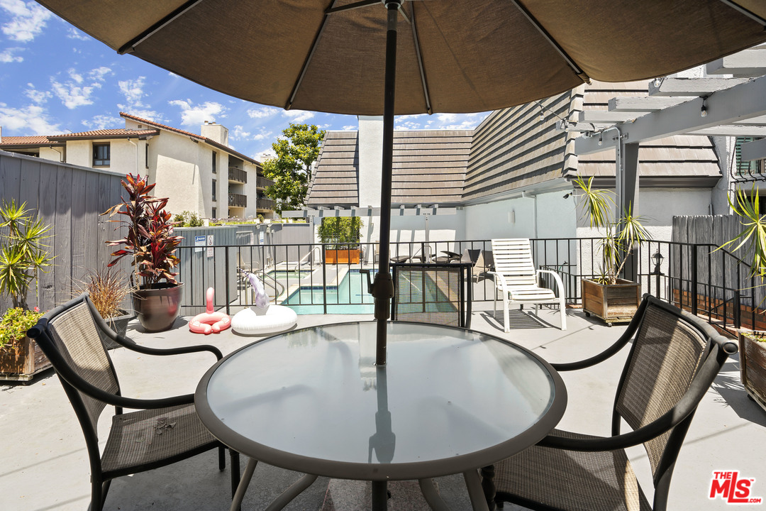 8135 Redlands Street, Unit 101 Playa del Rey, CA 90293 - Photo 37 of 42
