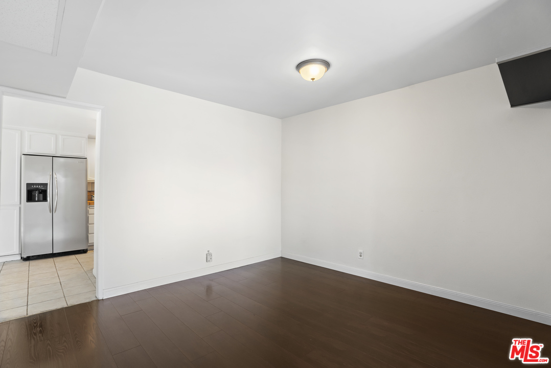 8135 Redlands Street, Unit 101 Playa del Rey, CA 90293 - Photo 10 of 42 a view of an empty room